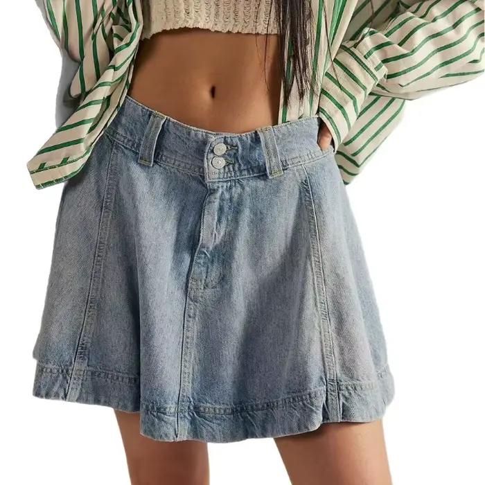 Jupe en jean tendance été 2026 taille haute et ajustée aux hanches