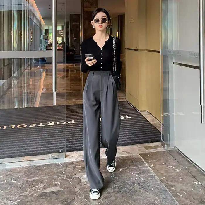 Pantalon marron à jambes droites avec poches pour femme