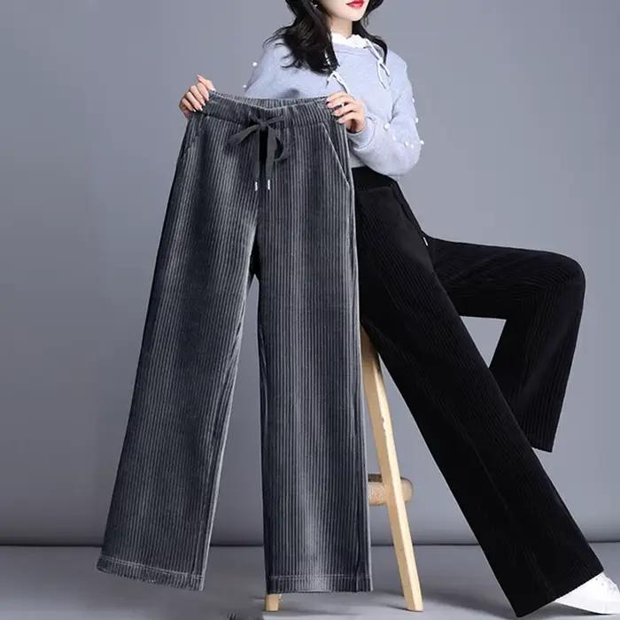 Pantalon large en velours côtelé fluide pour femme