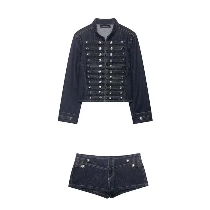 Ensemble short taille basse et veste en jean ajustée