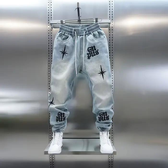 Jean en denim délavé brodé style streetwear américain