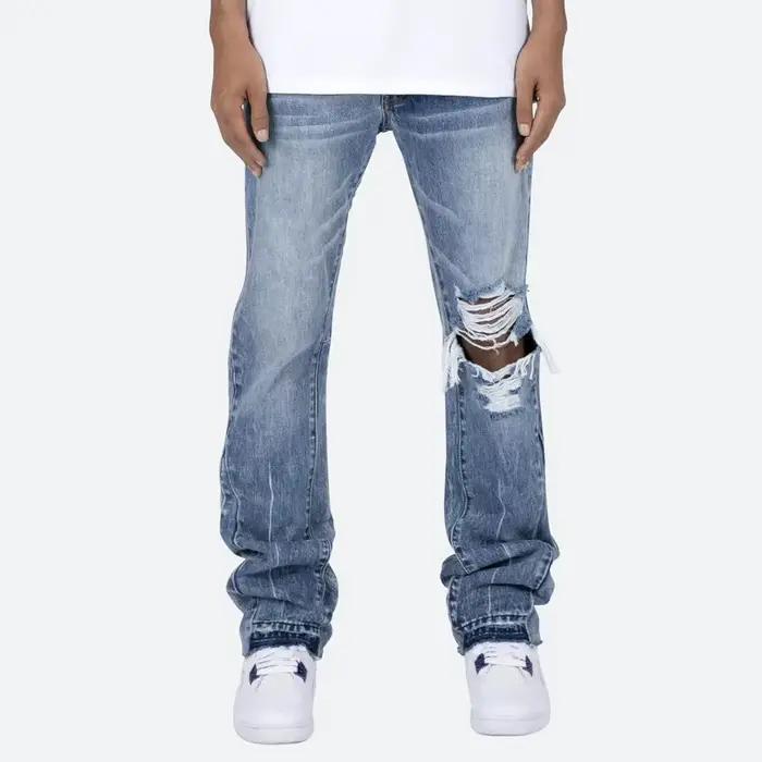 Jean bleu délavé à trous de couleur contrastée pour hommes