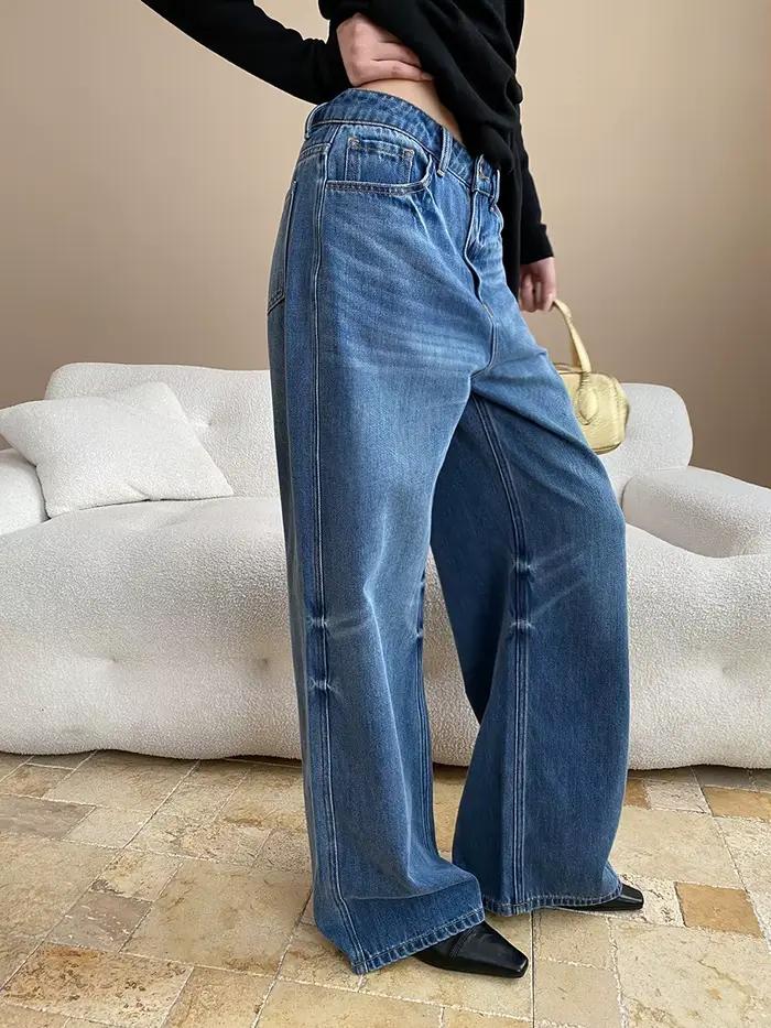 Conception de déconstructiviste relaxante avec jeans à jambes larges taille haute délavés à la couture double face