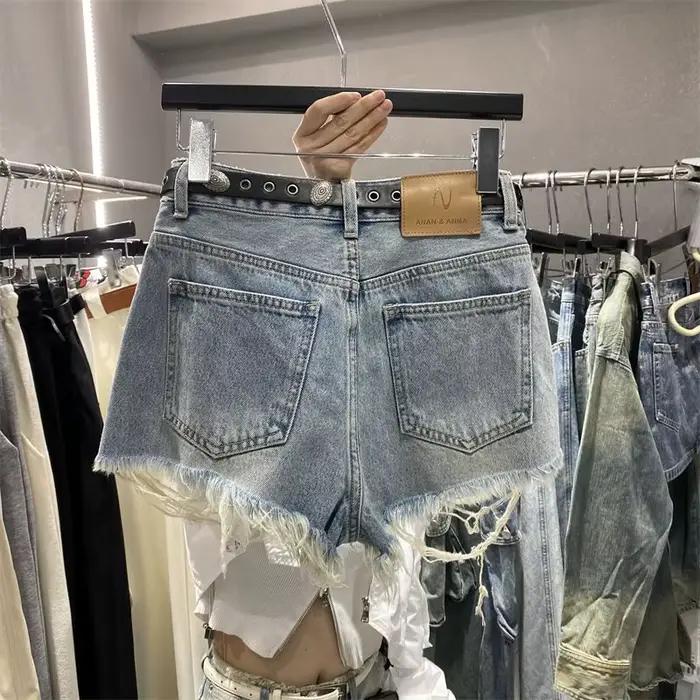 Shorts en jean déchiré à jambe large pour femme