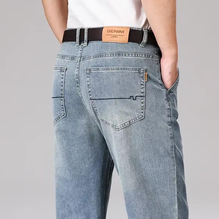 Jean décontracté homme en coton léger coupe droite
