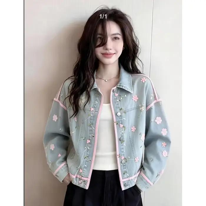 Veste en jean bleu brodée de fleurs pour femme – Nouvelle collection Printemps 2026 – Unique