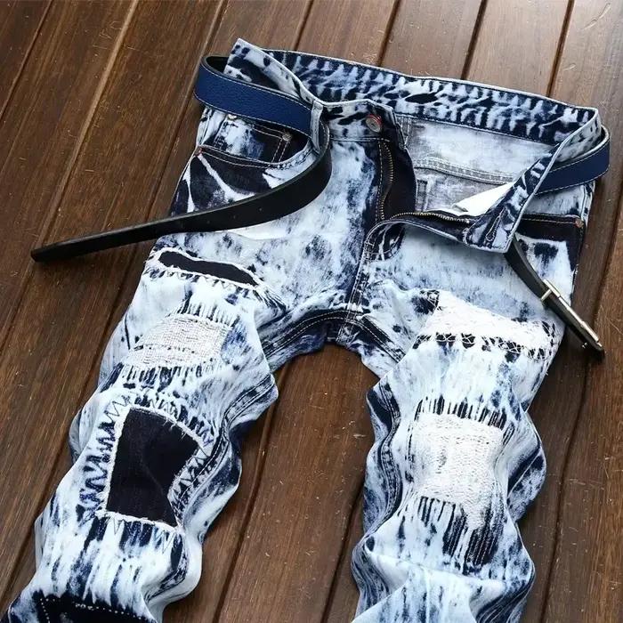 Jean déchiré en Patchwork brodé pour hommes (sans ceinture)