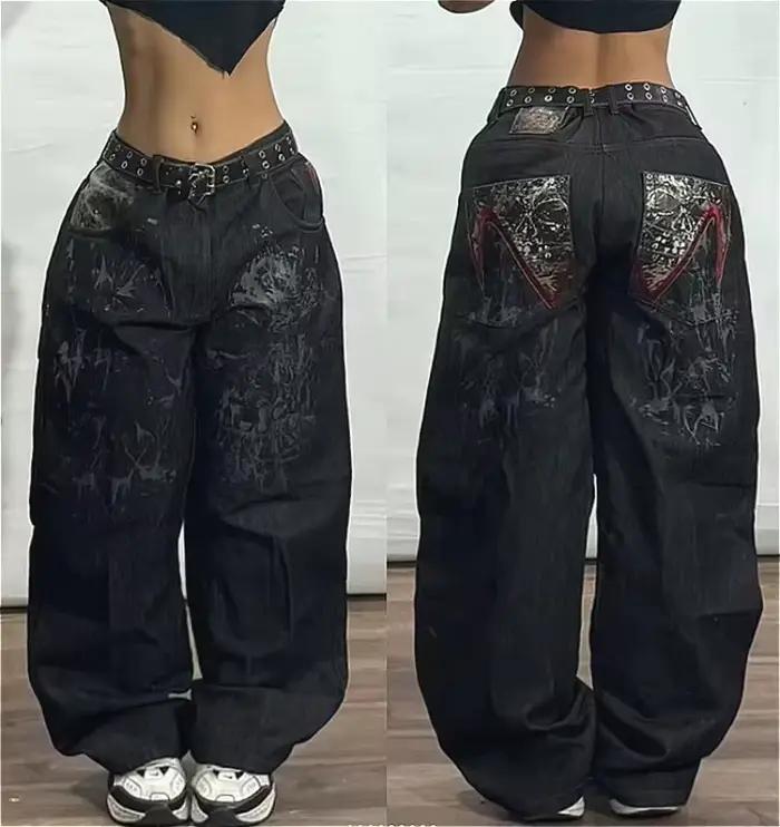 Jeans brodés à motif Joker pour femmes